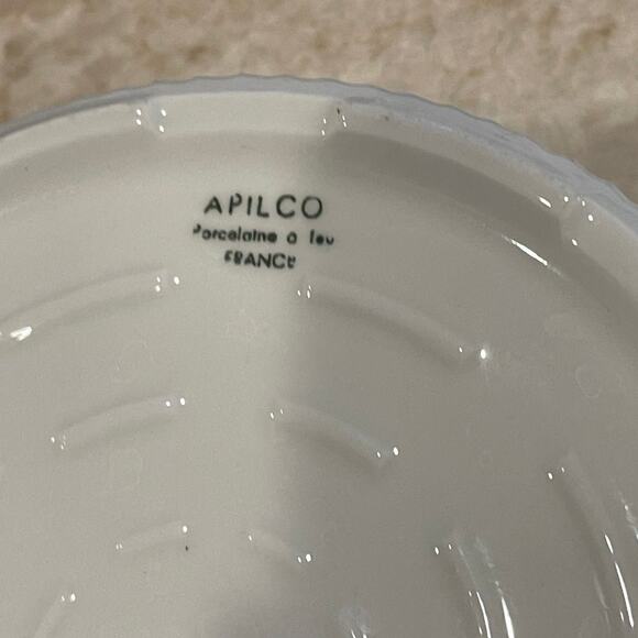 Apilco France Soufflé baking dish 7-3/4” - Picture 7 of 11